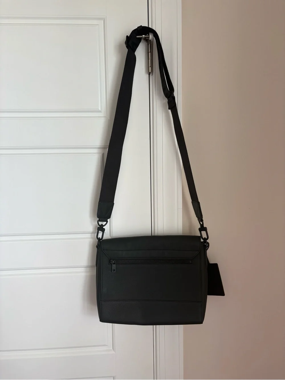 Men's Louis Vuitton Black Leather Christopher Messenger Bag